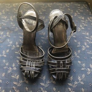 Pelle Moda woven green snake wood heels size 7